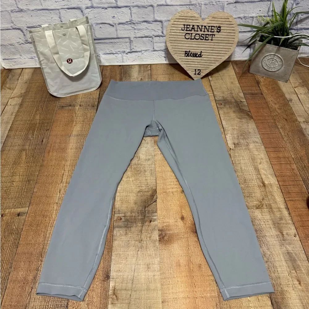 Lululemon Wunder Train High-Rise Tight 25"
Rhino Grey size 16